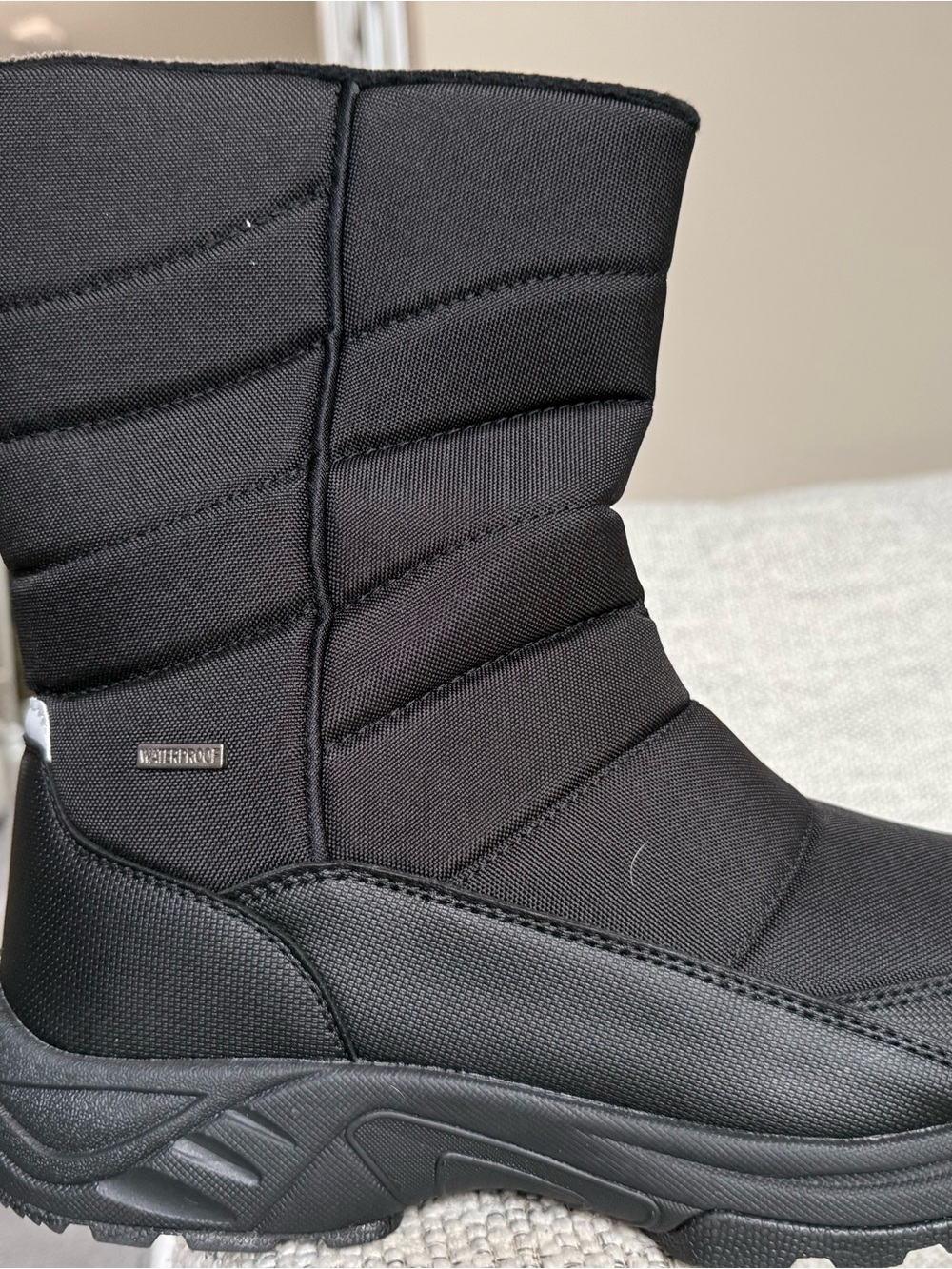 Men's Insulated Black Snow Boots - Waterproof Cold-Weather Protection